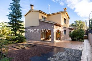 Maison à Vallgorguina. Magnifica casa en la urbanización puigdemir