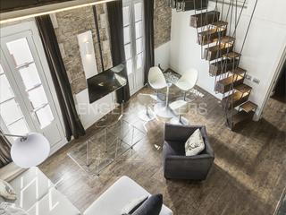 Attique à Gòtic. Elegante y luminoso piso reformado en el barrio gótico