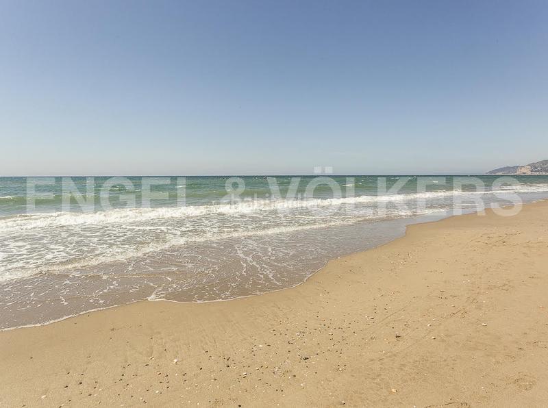 Foto 175d6209-804d-4a49-9ce2-a0f9f46385ef. House with heating parking pool in La Pineda Castelldefels