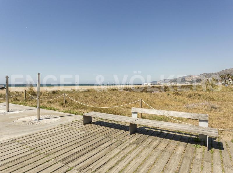 Foto 2b482ebf-71e9-42f7-b54e-3adab1592805. House with heating parking pool in La Pineda Castelldefels