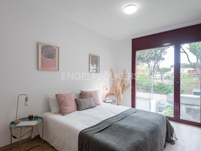 Foto 2ece082c-886b-482e-a808-cd32cc191782. House with heating parking pool in La Pineda Castelldefels