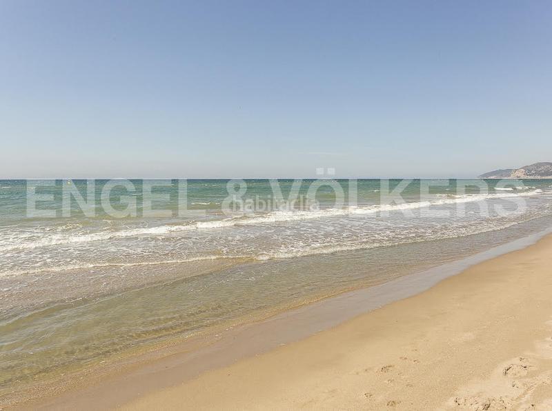 Foto 3eef61e5-6a04-4a3d-9cc8-e9b2abfdbcb9. House with heating parking pool in La Pineda Castelldefels