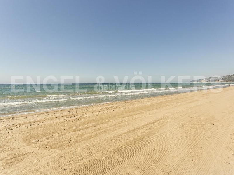 Foto 4c50e664-afe7-4188-a578-2bdfbf135635. House with heating parking pool in La Pineda Castelldefels