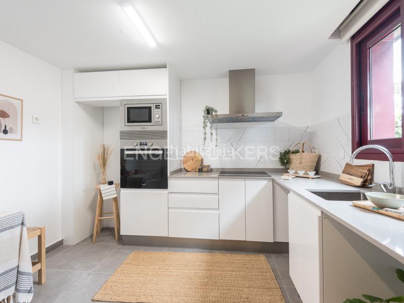 Foto 533e2d2c-1418-47f0-9ca9-02d59e7936a7. House with heating parking pool in La Pineda Castelldefels