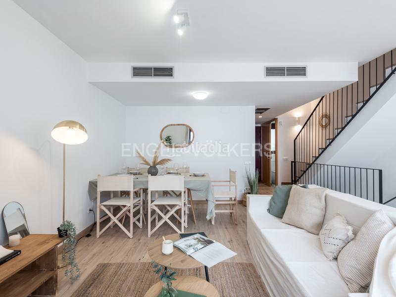 Foto 5df4af21-d5a0-4a3f-9438-14126409c758. House with heating parking pool in La Pineda Castelldefels