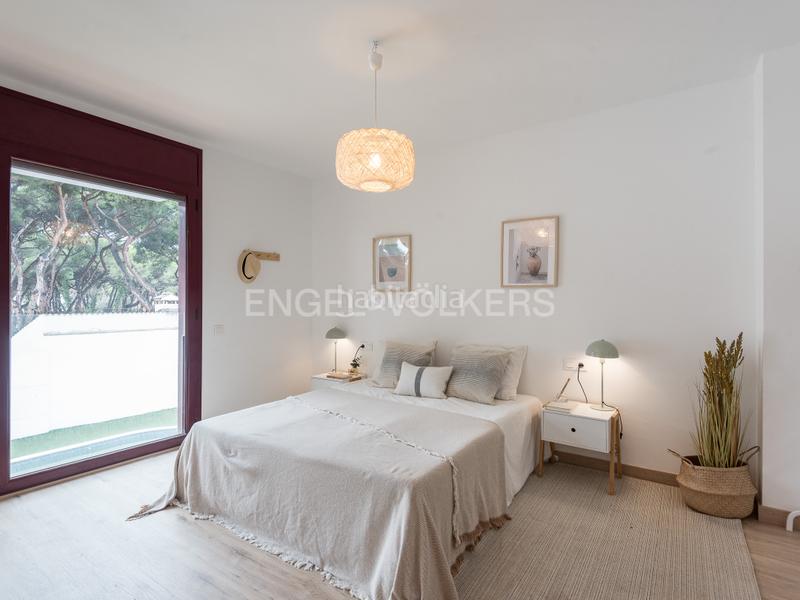 Foto 6bc6b55d-49da-4923-a334-e4bc3da5c951. House with heating parking pool in La Pineda Castelldefels