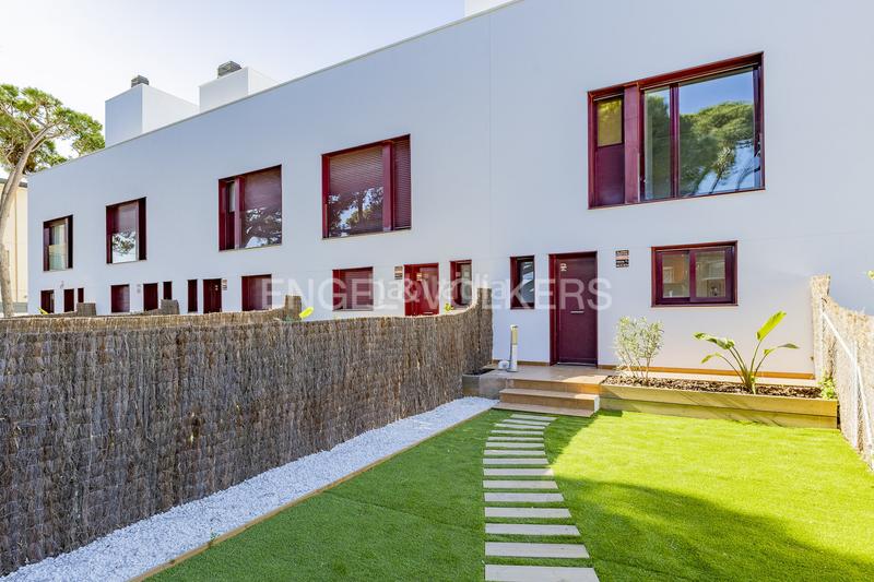 Foto 8191f983-93ce-40ba-84f2-e184be9b190e. House with heating parking pool in La Pineda Castelldefels