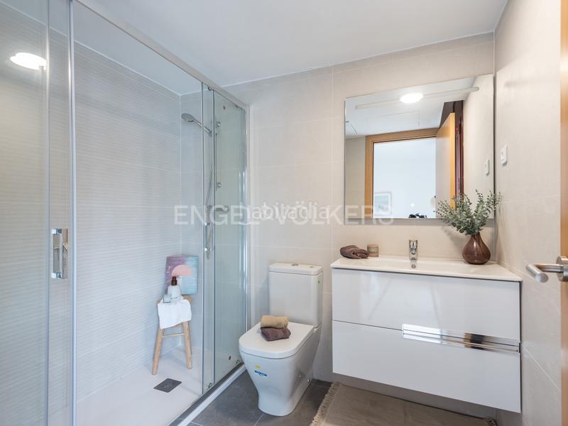 Foto f7a5649b-bd7e-49cc-bb64-a70edd66712e. House with heating parking pool in La Pineda Castelldefels