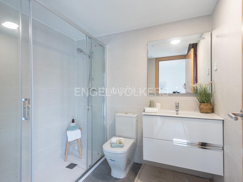 Foto ff0180cc-8e30-4dd9-8080-b27c7c14dd4a. House with heating parking pool in La Pineda Castelldefels