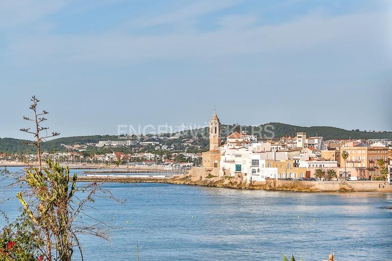 Foto f65ebfb3-fe54-4f92-bf18-f906deade0af. Miete zweistöckige wohnung mit heizung in Aiguadolç - Sant Sebastià Sitges