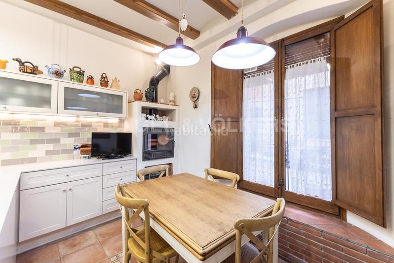 Foto 12399e64-00b2-4738-95cb-3130ffaf49a1. Casa adossada amb calefacció a Nucli Urbà Argentona