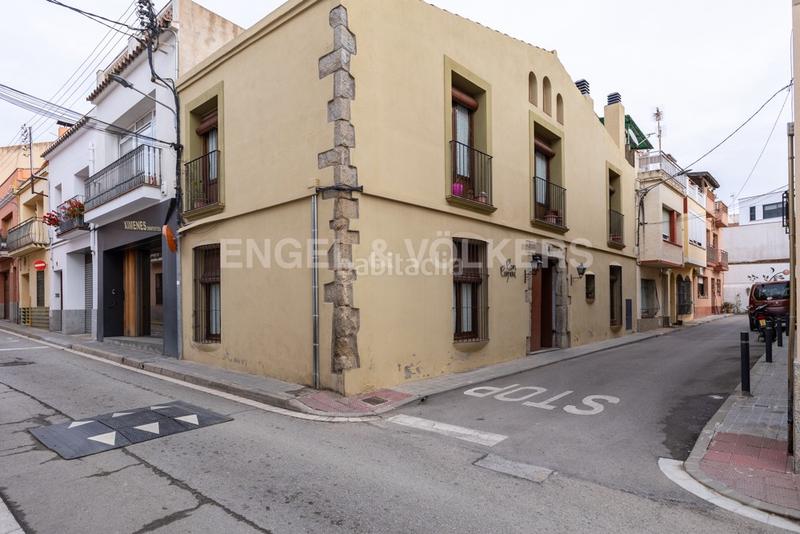 Foto f575ddec-5670-4861-b73f-ad9998e12d2d. Casa adossada amb calefacció a Nucli Urbà Argentona