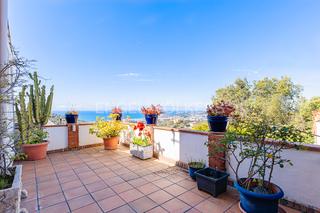 Maison  Avinguda mas d'en puig. Villa mediterránea con vistas al mar en sitges