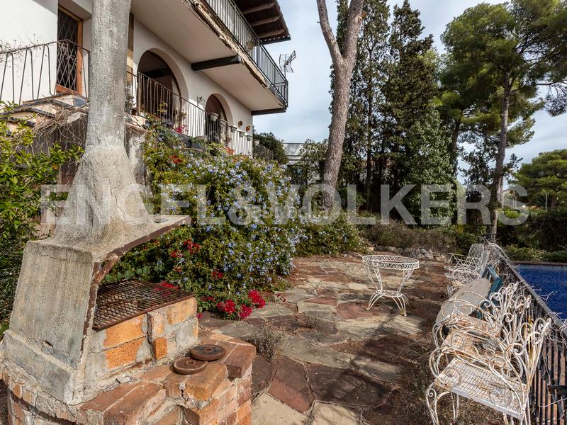 Foto 532f6b9e-5408-4e9e-a125-37a2df014df2. Terreno residencial inmejorable parcela montemar vistas mar en Castelldefels