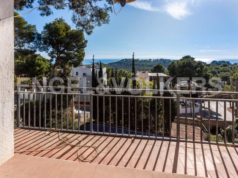 Foto 91616249-59e3-4c60-9f08-a33bee0090ed. Terreno residencial inmejorable parcela montemar vistas mar en Castelldefels