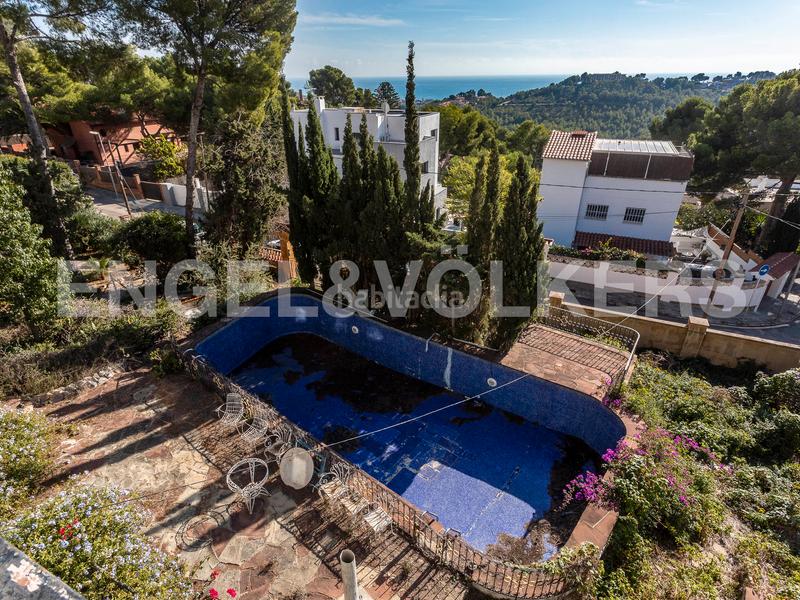 Foto f0e2c4d3-2607-4594-a9df-e53983945b44. Terreno residencial inmejorable parcela montemar vistas mar en Castelldefels