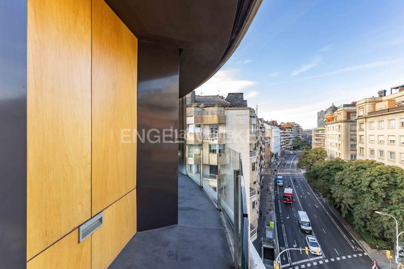 Foto 27e881b8-7235-4478-8f39-7662f72f0f50. Apartamento luminoso piso con balcón corrido y parking en galvany en Barcelona