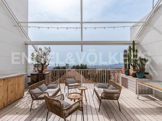Casa a Can Baró. Lujosa casa de diseño con terrazas, piscina y vistas