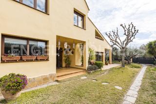 Casa a Pacs del Penedès. Fantástica unifamiliar en el corazón del penedés