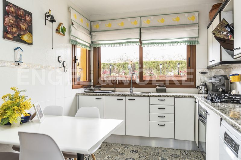 Foto dcdb01dd-9c0b-479e-bb28-2eb5db9183a7. Haus mit heizung parking in Pacs del Penedès