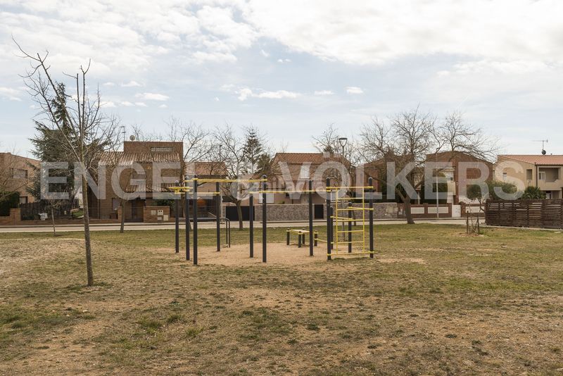 Foto f5010958-a769-4a8b-a849-a6c0b13596f2. Haus mit heizung parking in Pacs del Penedès
