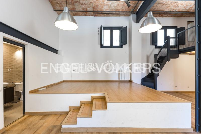 Foto 09601cd4-fc7f-46f9-ab99-cfed4895fdf6. Loft elegante loft estilo industrial en gracia en Barcelona