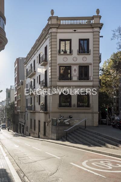 Foto 14d83ac0-cfa4-4c74-b0a2-bfb0b5aace70. Loft elegante loft estilo industrial en gracia en Barcelona