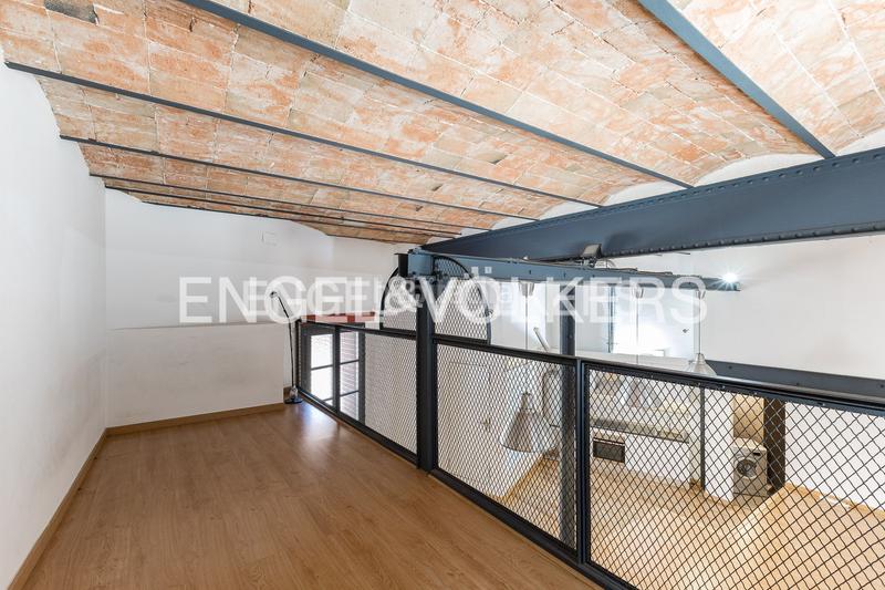 Foto 2e8b4a1b-aff5-4155-931e-d3458514cc03. Loft elegante loft estilo industrial en gracia en Barcelona