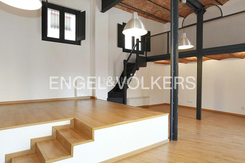 Foto 5b832851-61c9-479f-a3f7-459ca72ab053. Loft elegante loft estilo industrial en gracia en Barcelona
