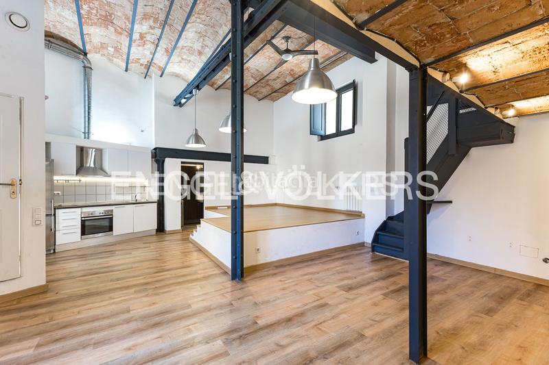Foto 624af04f-a098-4256-8393-c144cfe73ab2. Loft elegante loft estilo industrial en gracia en Barcelona