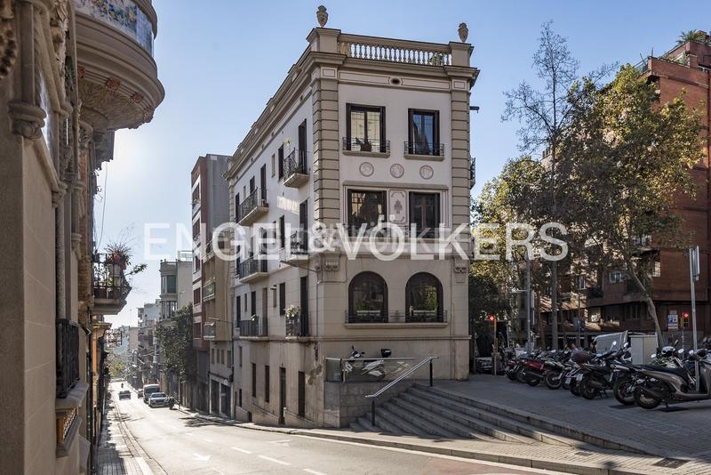 Foto 9617b6ef-ad49-47d3-bce1-67266c743cbd. Loft elegante loft estilo industrial en gracia en Barcelona