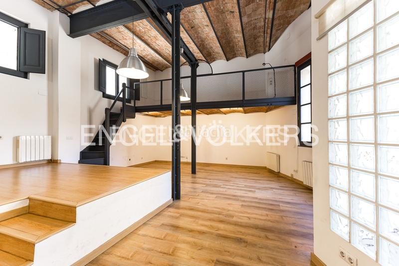 Foto 9d2ebc6a-2329-4dcb-8198-06374e930772. Loft elegante loft estilo industrial en gracia en Barcelona