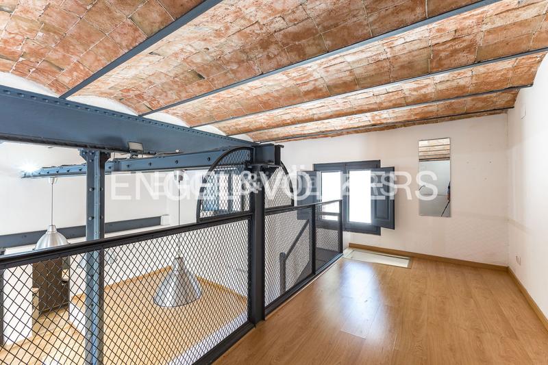 Foto c8ef5ca3-2bf8-44db-8bfa-fa7c57d7f806. Loft elegante loft estilo industrial en gracia en Barcelona