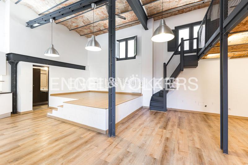 Foto f0b6c83d-1a26-4c87-9f0c-19d8199c2f35. Loft elegante loft estilo industrial en gracia en Barcelona