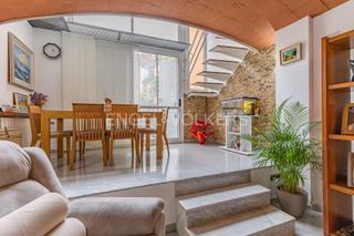 Casa adossada a Centre. Ámplia casa con jardín en el centro