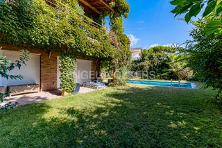 Casa a Cabrils. Lujo y serenidad en cabrils villa con vistas panorámicas al mar