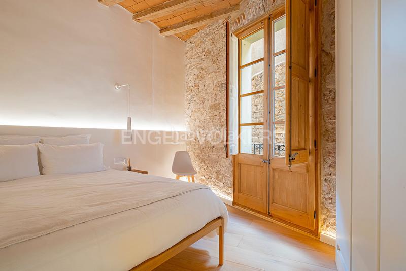 Foto 5c1ec52b-96db-457f-958f-619cf64b1615. Alquiler apartamento  de lujo temporal en frente la catedral en Barcelona