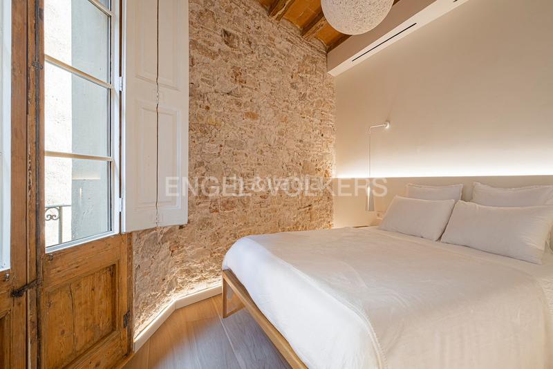 Foto 72d64c19-fb8c-475e-87ed-a0c230b966a5. Alquiler apartamento  de lujo temporal en frente la catedral en Barcelona