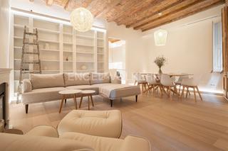 Miete Appartement in Gòtic. Apartamento de lujo temporal en frente la catedral