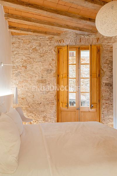 Foto ca42f663-39db-47f3-8080-546e10c9f19e. Rent apartment with heating in Gòtic Barcelona