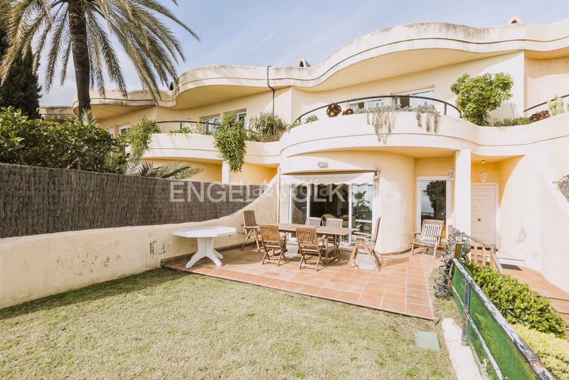 Foto e0a55b73-87e4-462f-8f7c-6dc25cae6374. Casa adossada amb calefacció aparcament piscina a Sitges