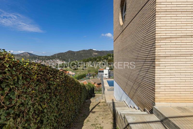 Foto 363d78f3-8fb6-42d9-8e9f-2a28a97f6cb4. Casa adosada  al lado del colegio la miranda en Sant Just Desvern