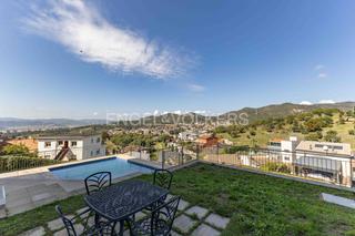 Semi detached house in La Miranda-Can Candeler. Casa adosada al lado del colegio la miranda