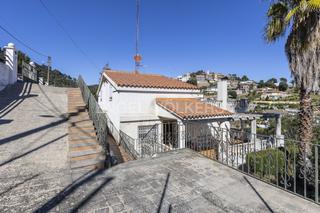 Casa a Santa Susanna. Magnífica casa con vistas al mar
