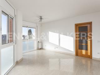 Àtic a Santa Maria-l´Eixample-Sud Sumella. Ático con gran terraza, piscina y parking