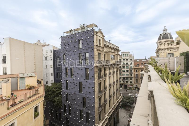 Foto 078e45b5-6828-457c-bbe1-744185c267ac. Ático  de diseño con vistas panorámicas a en Barcelona