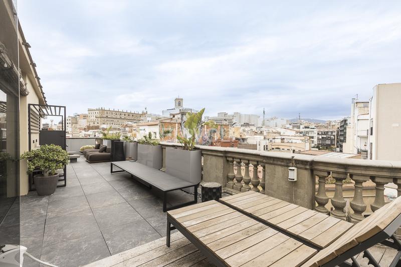 Foto 8bebd0b3-1113-4050-8a58-e327f1f000d8. Ático  de diseño con vistas panorámicas a en Barcelona