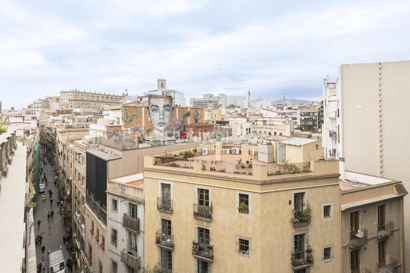 Foto a6fd99ad-68df-4a87-94c9-12f474313409. Ático  de diseño con vistas panorámicas a en Barcelona