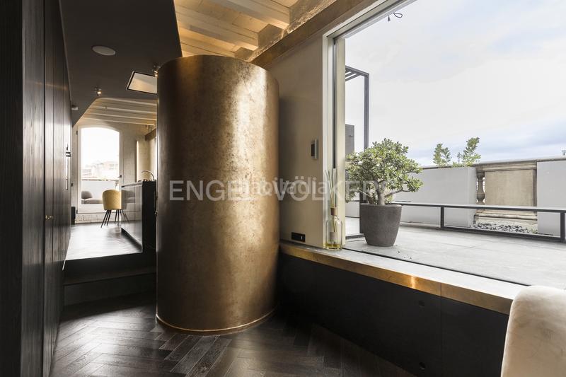 Foto a92f83fe-612c-4cc0-a745-875992a9eb8d. Ático  de diseño con vistas panorámicas a en Barcelona
