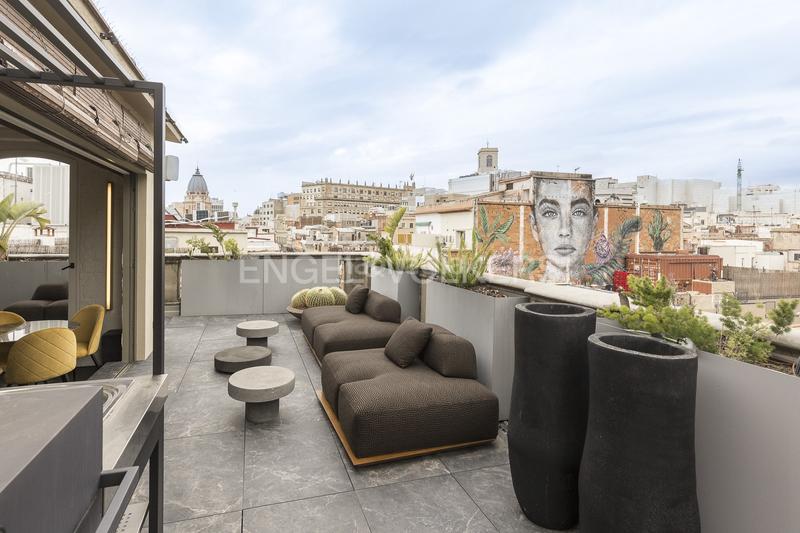Foto ceee49b4-e47c-4d1e-9d7e-8fa73208fb77. Ático  de diseño con vistas panorámicas a en Barcelona